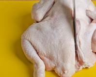 Пилешка яхния в бавна готварска печка Пилешка яхния в бавна готварска печка Redmond
